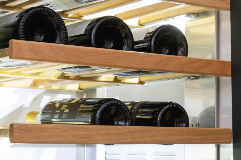 Cantina vini da incasso da 45 cm con porta pannellata reversibile - immagine 3