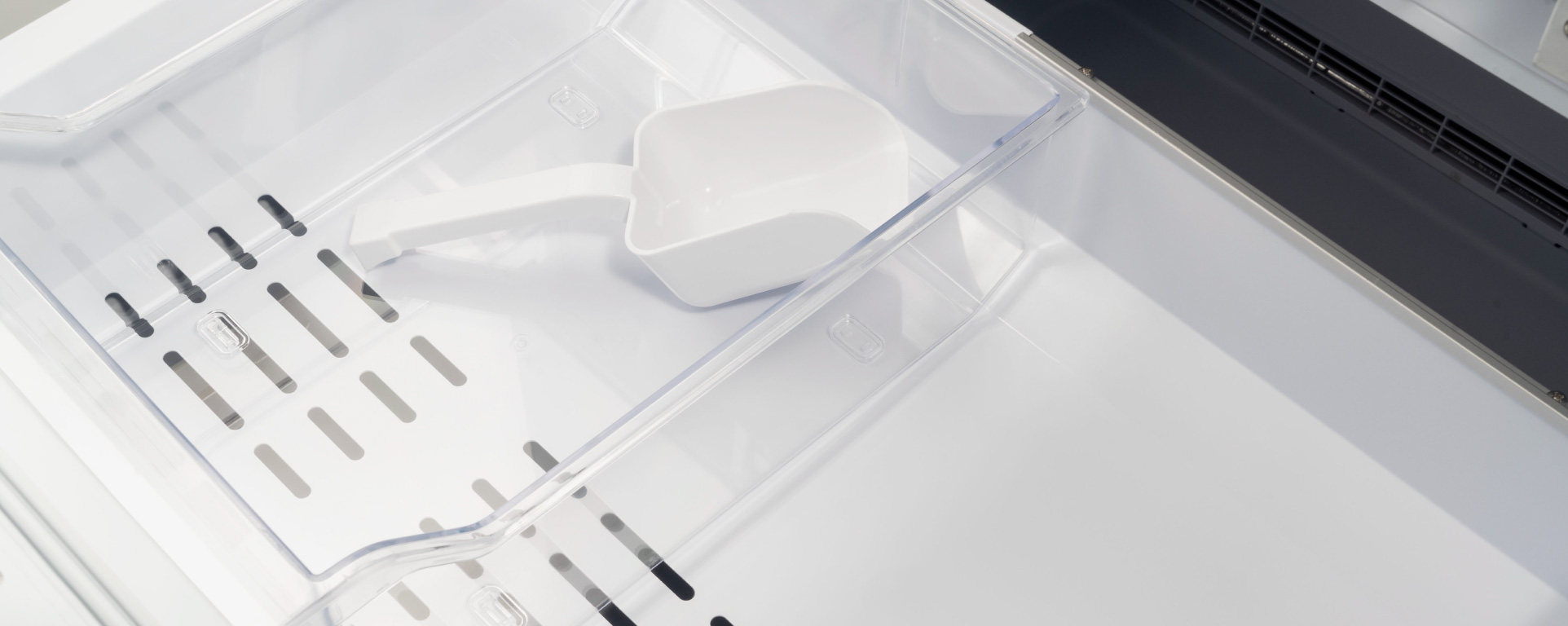 Frigorifero combinato da incasso da 75 cm, panel ready con ice maker e distributore d'acqua - immagine 3